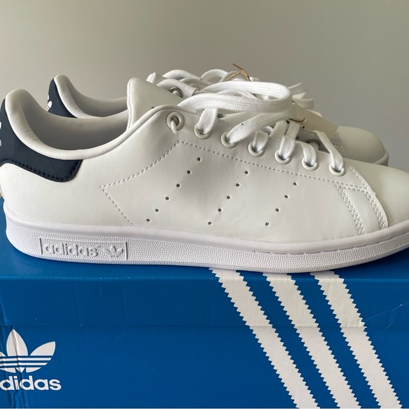 BNIB Adidas Stan Smith Sneakers - Picture 2 of 5